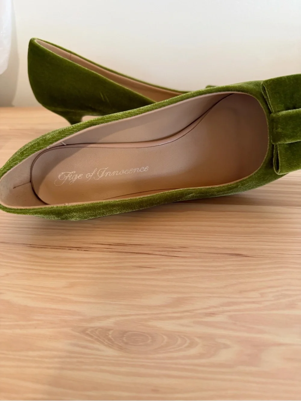 Velvet Pointed-Toe Low Heel Pumps in Olive Green